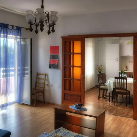 Stari Grad Sleeps 6 Wifi *